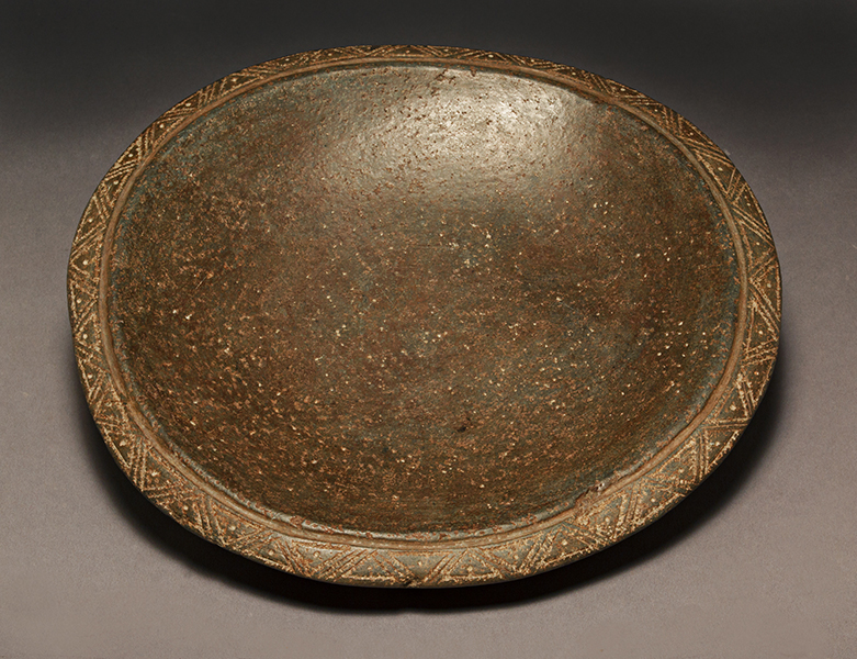 CARVED AND INCISED CHUMASH SHALLOW STONE BOWL
